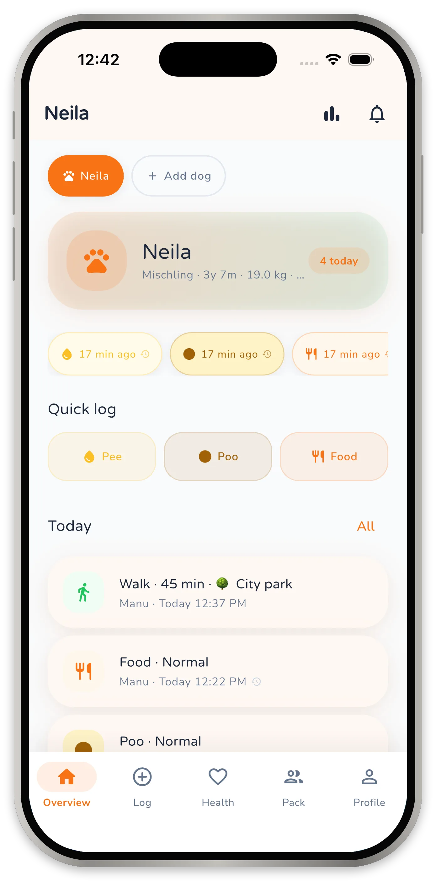 Naylo dashboard with the dog’s profile at the top, three status pills and today’s feed showing a walk, a meal and a poo.